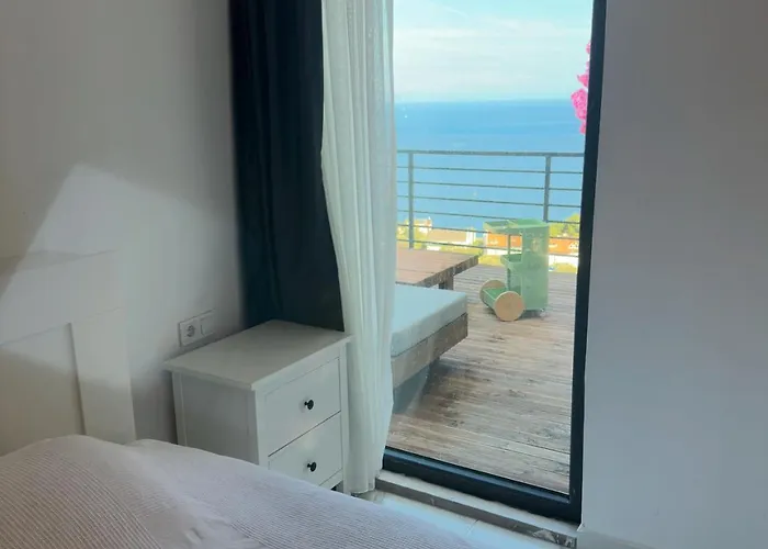 Sweet - Sea View With One Bedroom * تورونشْ