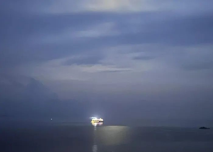 Sweet - Sea View With One Bedroom شقة *